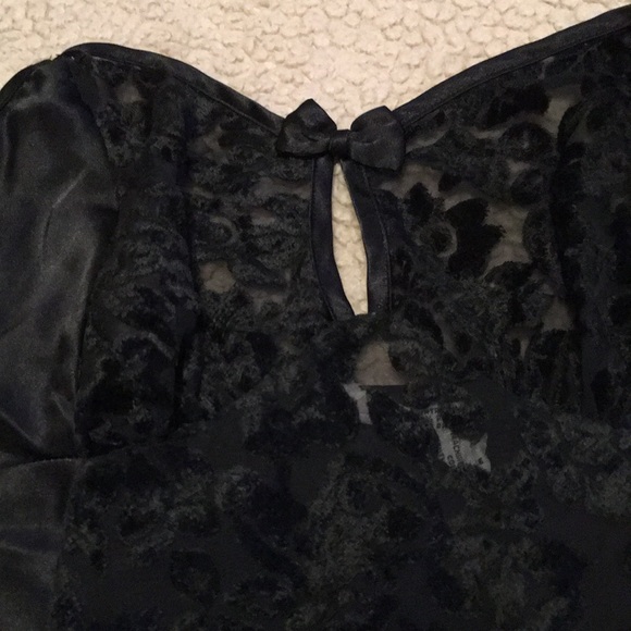 SOSTANZA sexy night slip 😳😳. Black sheer panel from top middle to bottom  M - Picture 4 of 8